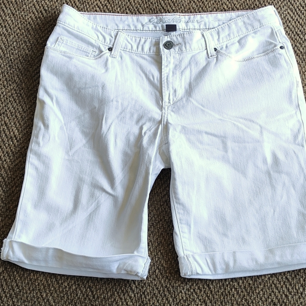 NWOT  Eddie Bauer Women's White Denim Boyfriend Shorts Size 6              Box 9